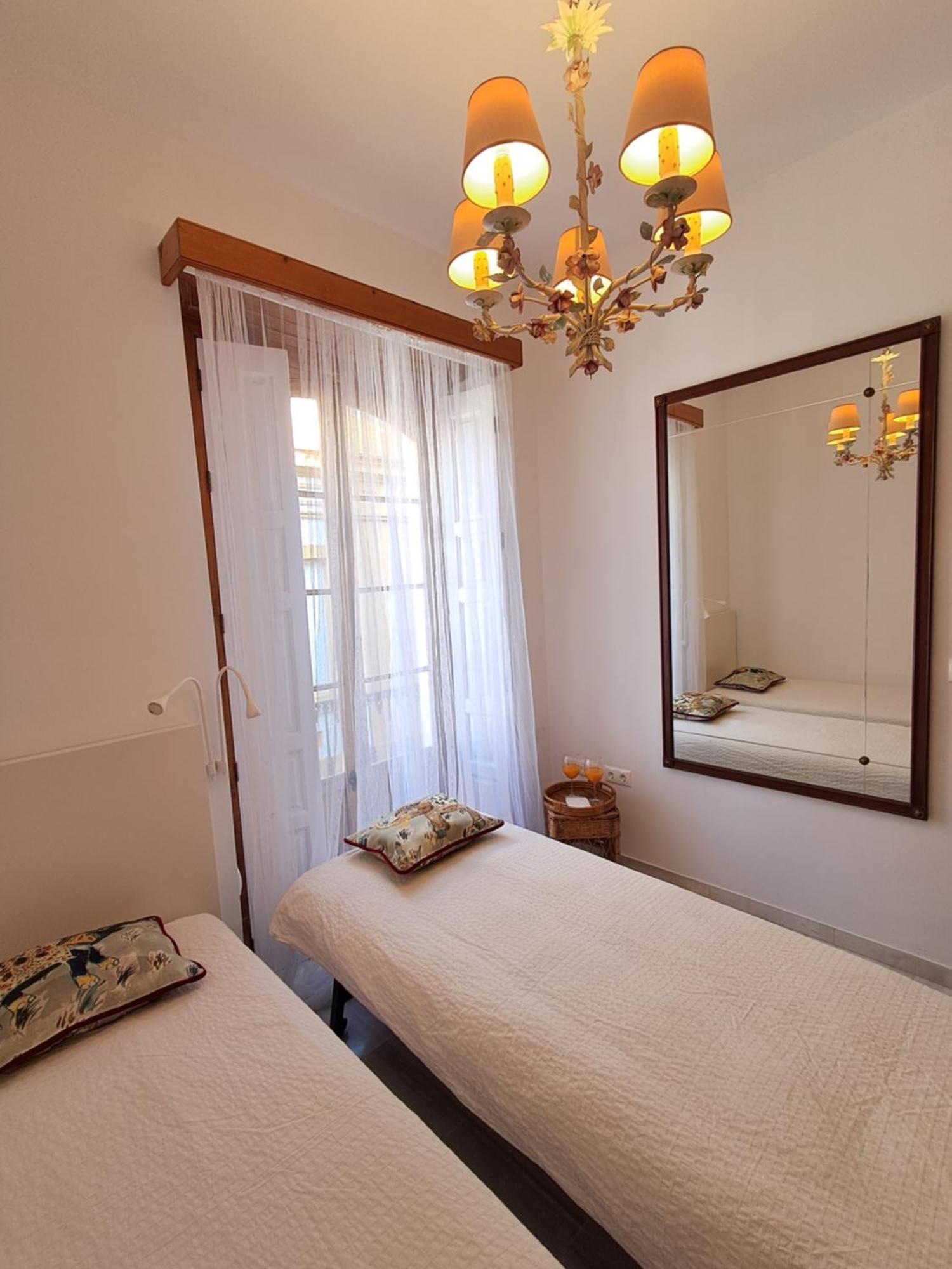 Apartamentos Almirante Hoyos เซบีญา ภายนอก รูปภาพ