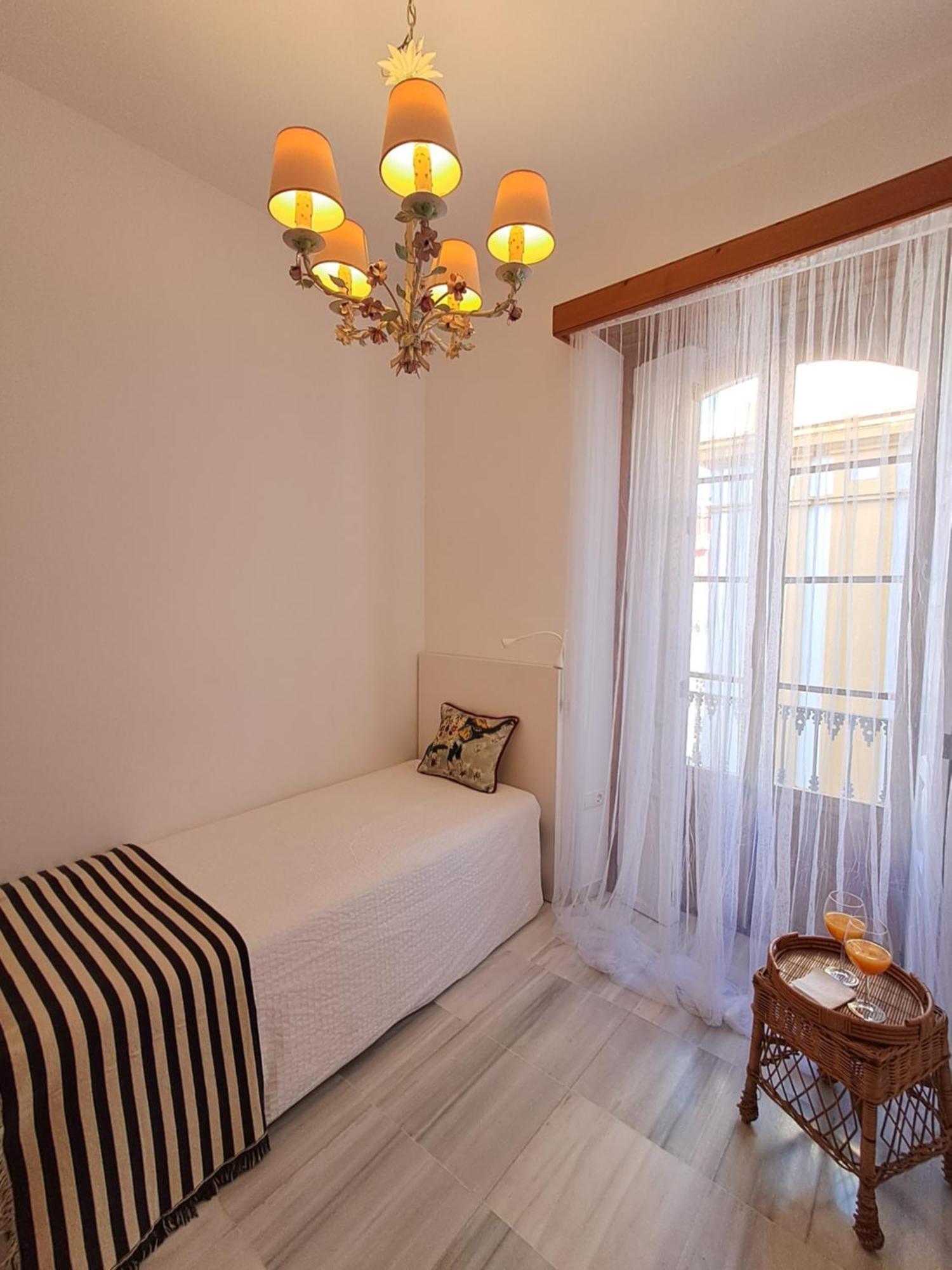 Apartamentos Almirante Hoyos เซบีญา ภายนอก รูปภาพ