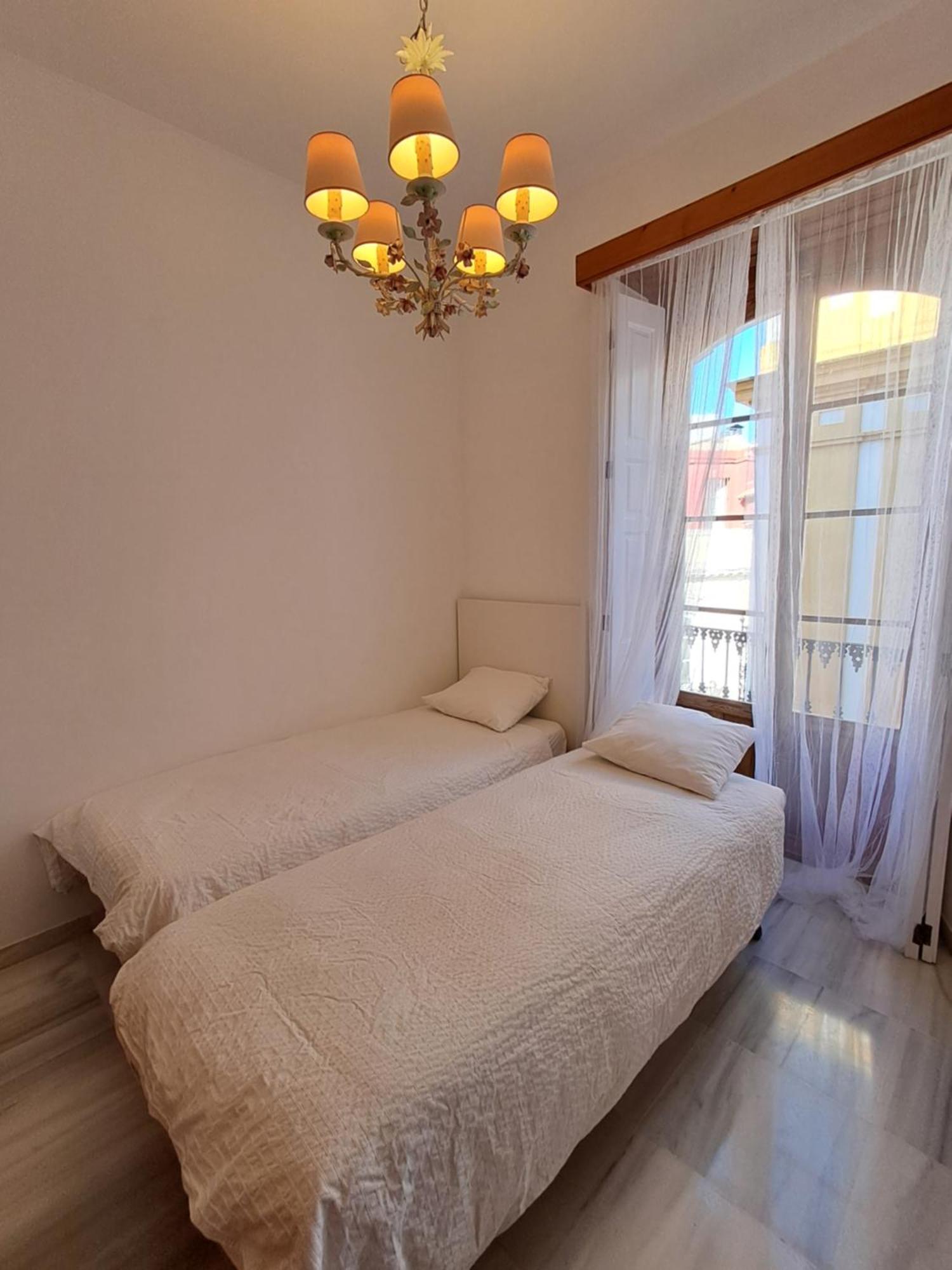 Apartamentos Almirante Hoyos เซบีญา ภายนอก รูปภาพ